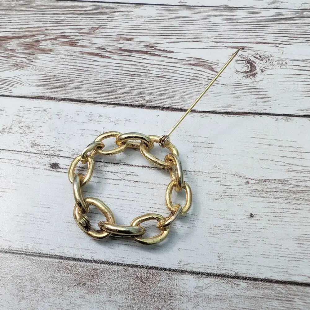 Vintage Brooch / Pin - Chain Design Circle 1 & 5/8